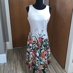 T tahari fit and flare floral sleeveless dress!